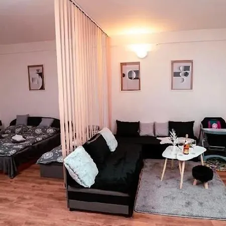 Niki - - Par Krokov Od Wellness A Kupaliska - So Sukromnou Terasou A Mnozstvom Hraciek Appartement